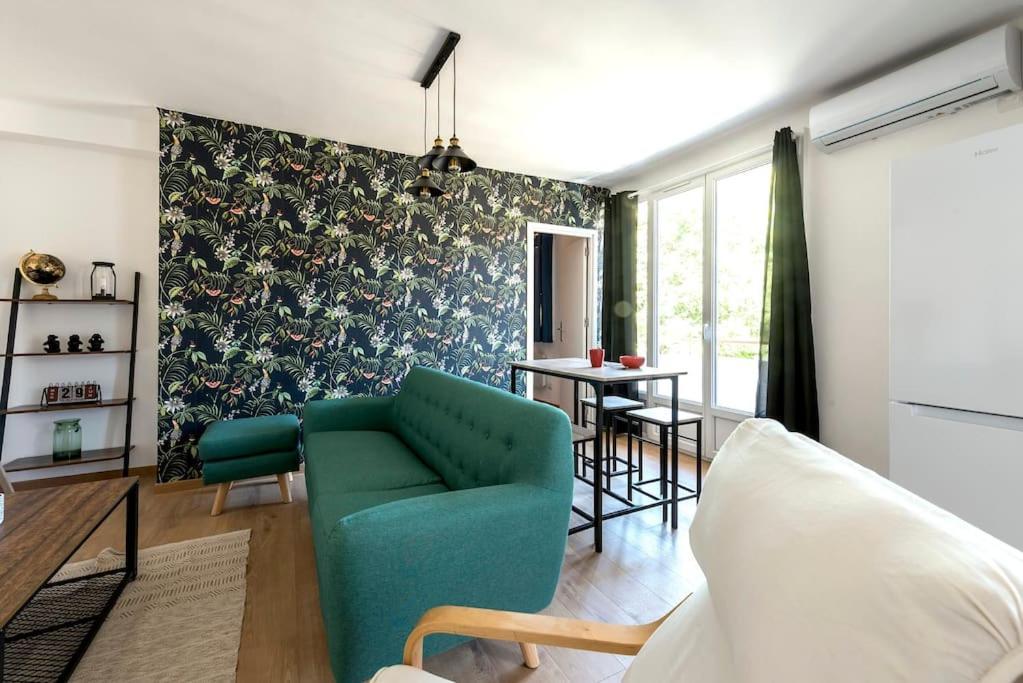 Appartement L'Azur 15'Plage 10'Port 5'Train Clim Wifi Pkg à Toulon Extérieur photo