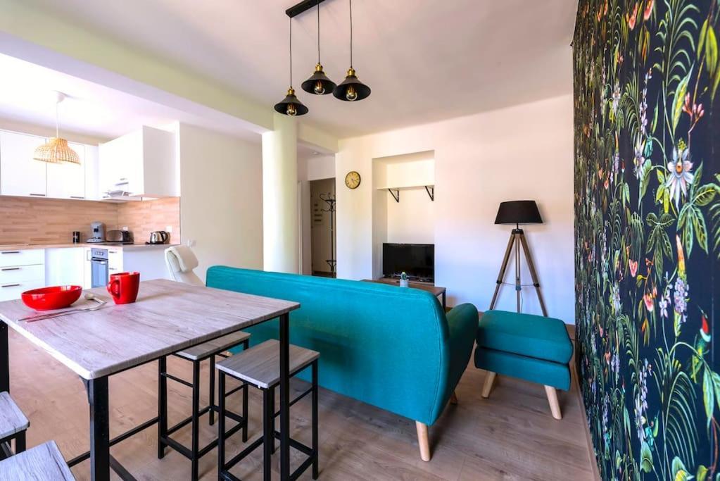 Appartement L'Azur 15'Plage 10'Port 5'Train Clim Wifi Pkg à Toulon Extérieur photo